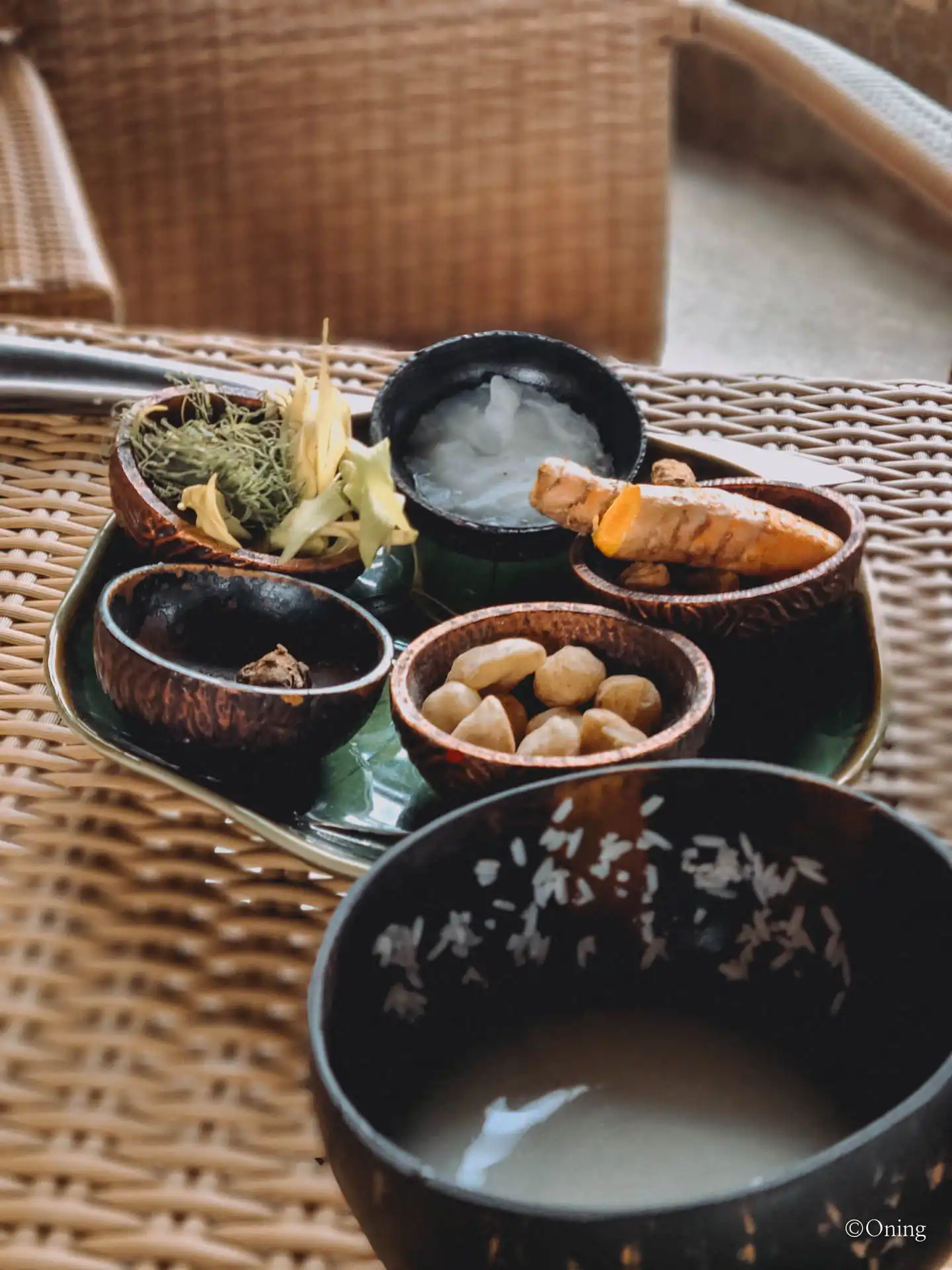 발리 Nyepi Day 강제 리조트 콕 : MMP 커피 농장 투어, 발리 전통 스크럽 루 체험 후기 47 발리 전통 스크럽 루 만들기 재료