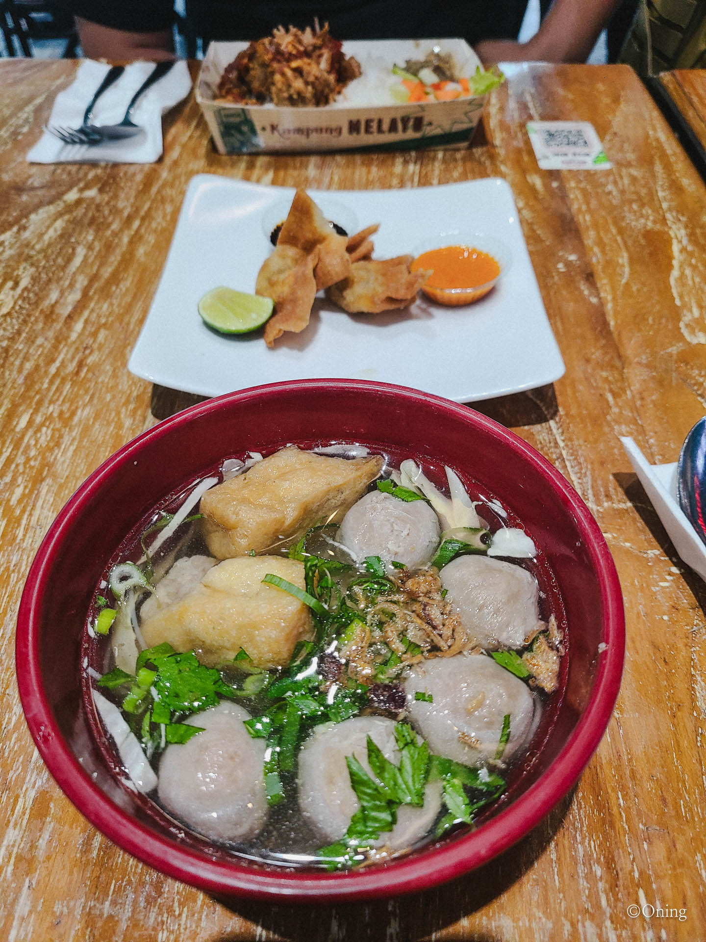 발리-자카르타 가루다 항공 : 발리 공항 선물 쇼핑, 발리 공항 맛집 MELAYU에서 박소 누들 40 Melayu 박소 누들