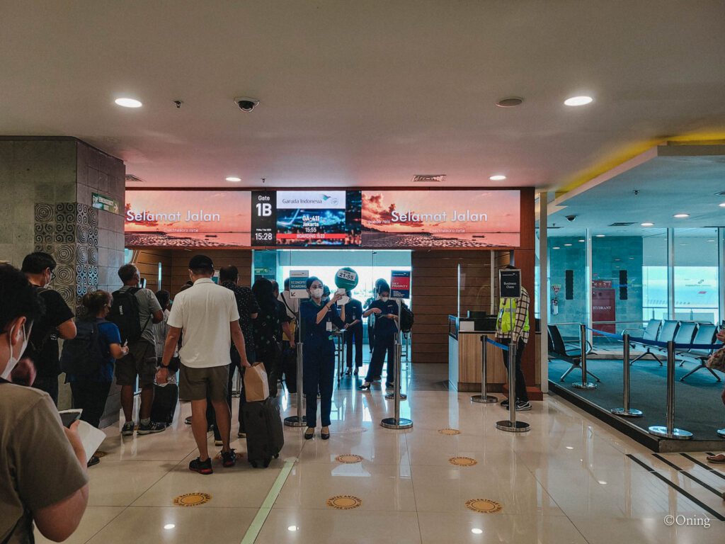 발리-자카르타 가루다 항공 : 발리 공항 선물 쇼핑, 발리 공항 맛집 MELAYU에서 박소 누들 46 발리-자카르타 가루다 탑승