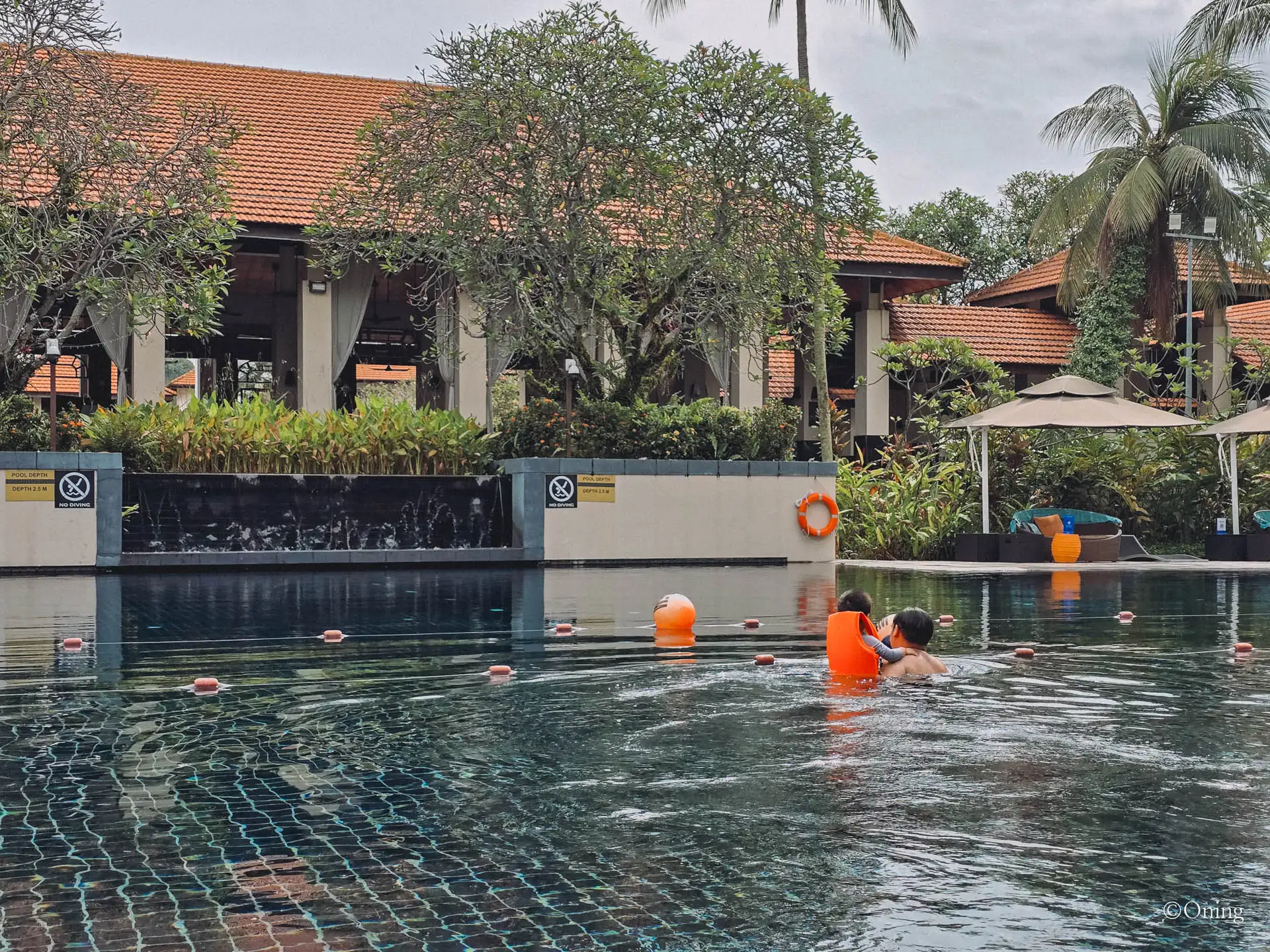 Sofitel Singapore Sentosa Swimming pool