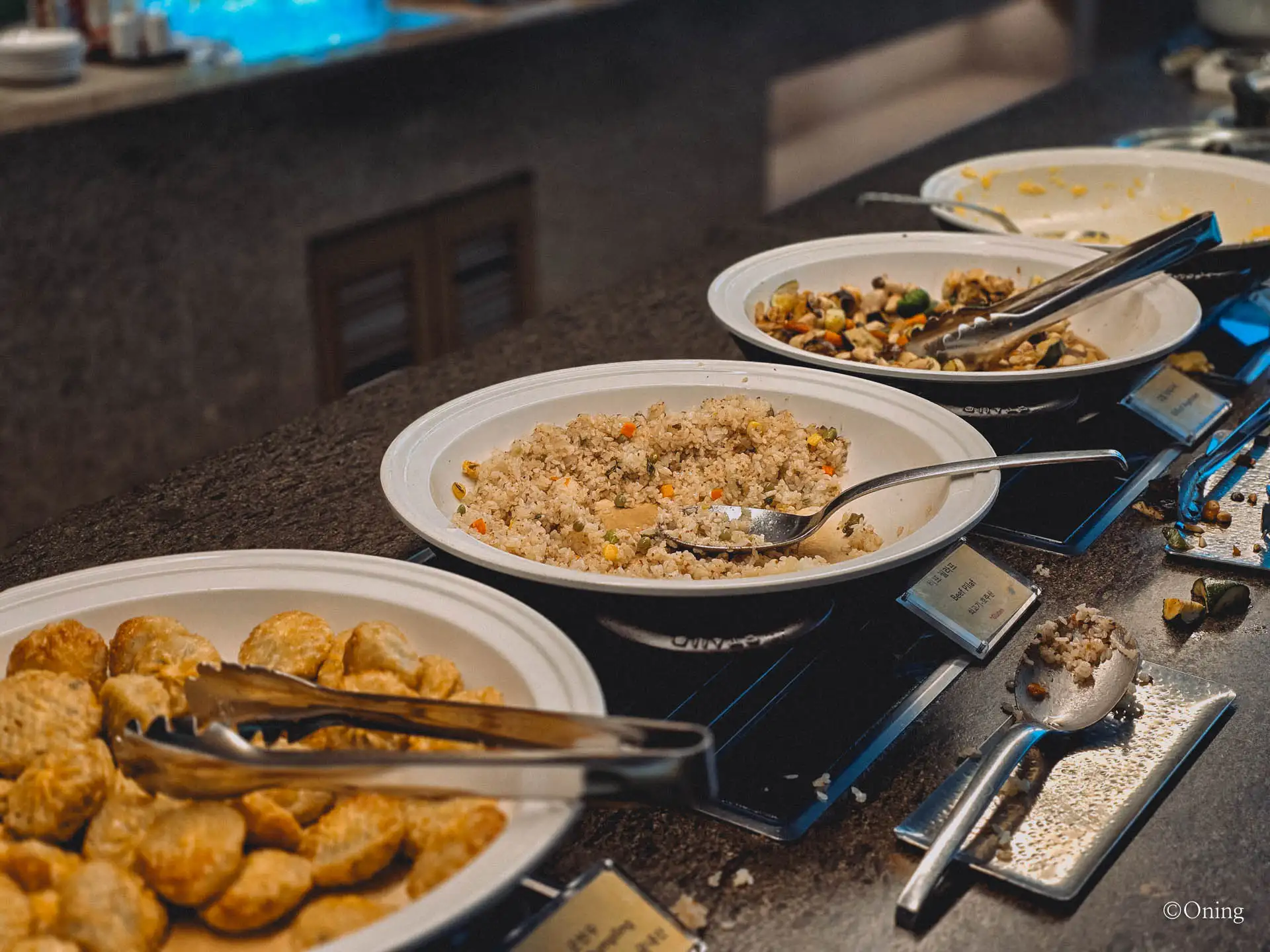 Incheon to Taipei: Taoyuan & Incheon Airport Lounges + Asiana Business Class Review 48 Food selection at Asiana Business Lounge Incheon โ basic spread