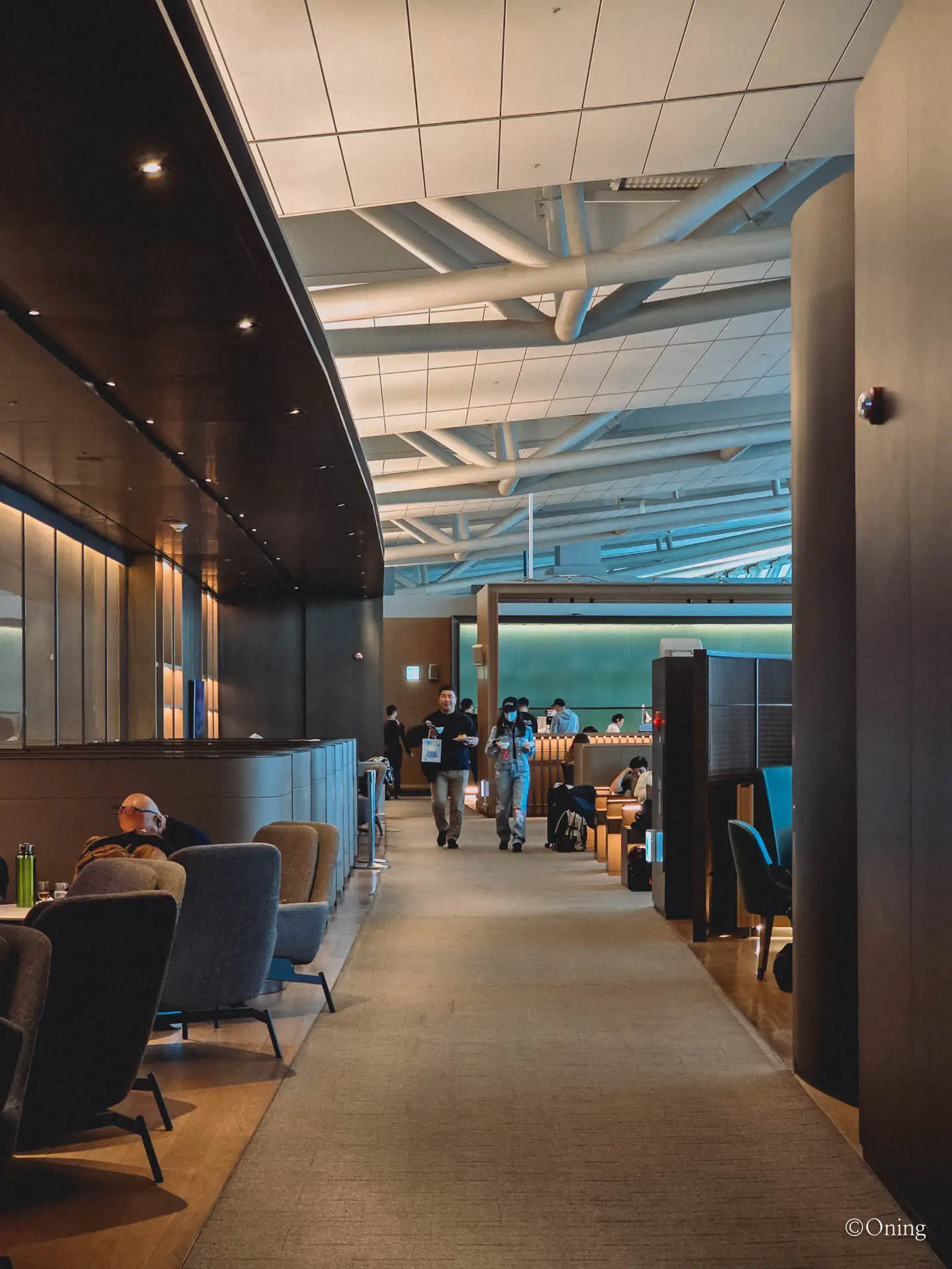 Incheon to Taipei: Taoyuan & Incheon Airport Lounges + Asiana Business Class Review 45 Wide seating selection at Asiana Business Lounge Incheon