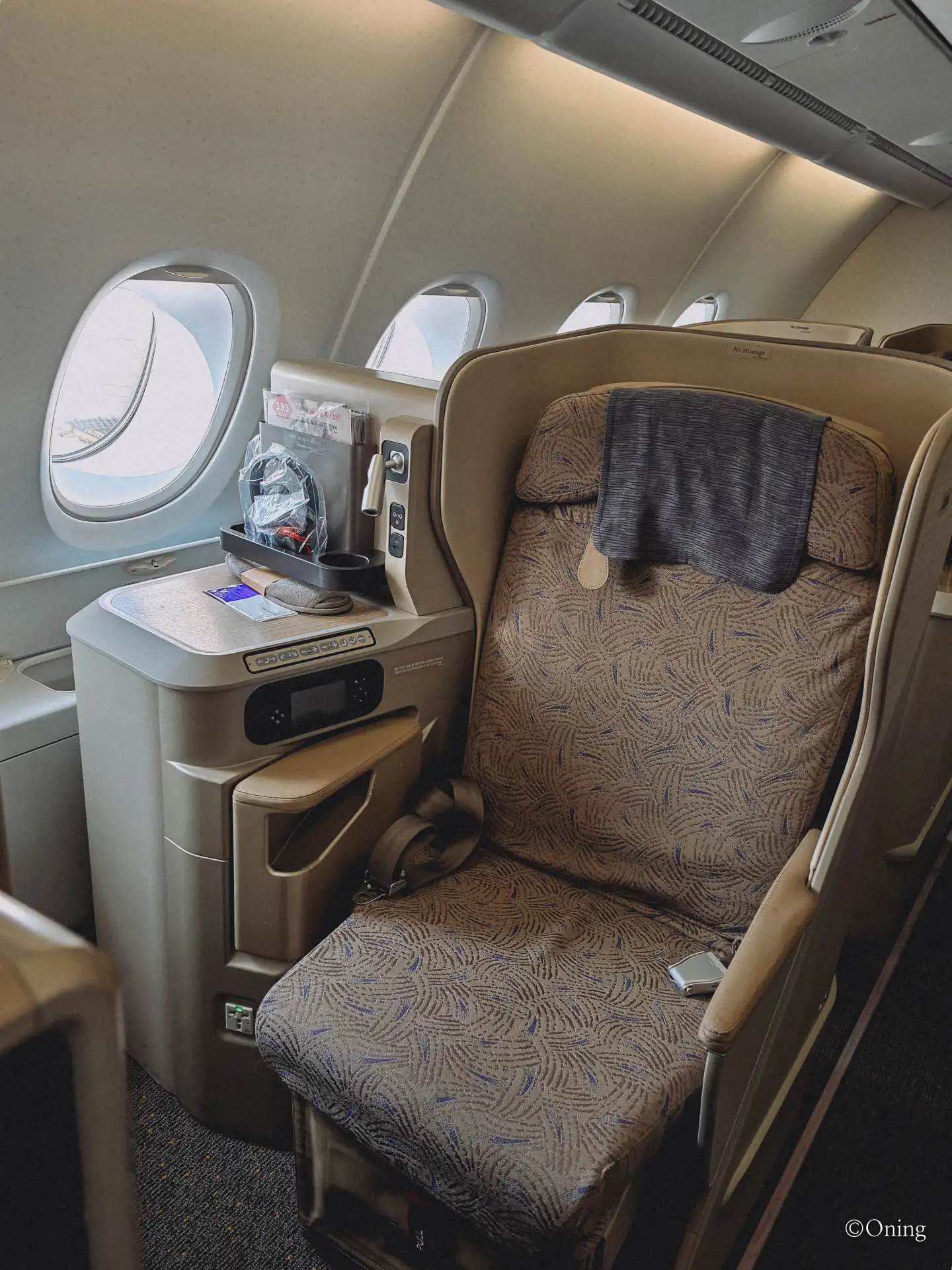 Incheon to Taipei: Taoyuan & Incheon Airport Lounges + Asiana Business Class Review 50 Business class seat detail on Asiana A380 Incheon to Taipei flight